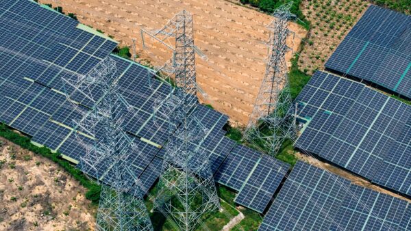 ベトナム送電公社、2030年までに約220事業で借入へ