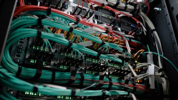 ベトナムのAIデータセンター需要、REEが設備工事を落札